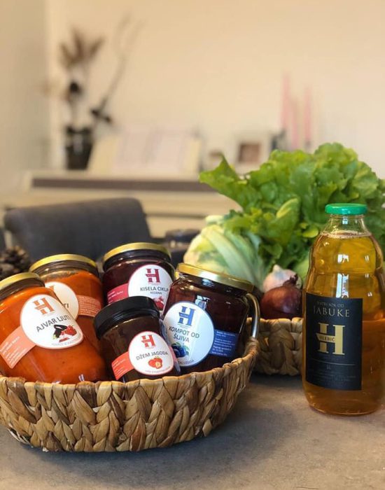 79373058_1311506215687321_6931934055894089728_n